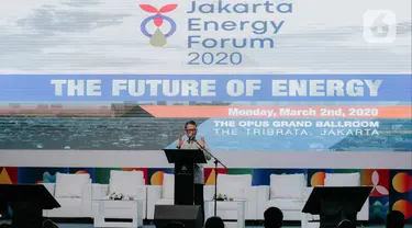 Menteri ESDM  Arifin Tasrif memberikan sambutan dalam pembukaan Jakarta Energy Forum 2020 di Jakarta, Senin (2/3/2020). Jakarta Energy Forum 2020 tersebut mengangkat tema ‘The Future of Energy’. (Liputan6.com/Faizal Fanani)