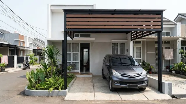 Carport dengan Kombinasi Rangka Baja Hitam dan Kayu Sintetis