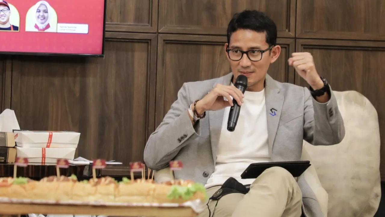 Meski demikian, Sandiaga tetap optimis bahwa target kunjungan wisatawan asal China akan tetap tercapai.&nbsp;