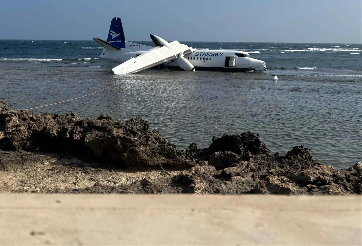 FOTO: Kepiawaian Pilot Selamatkan 55 Penumpang dalam Insiden Pendaratan Darurat di Somalia