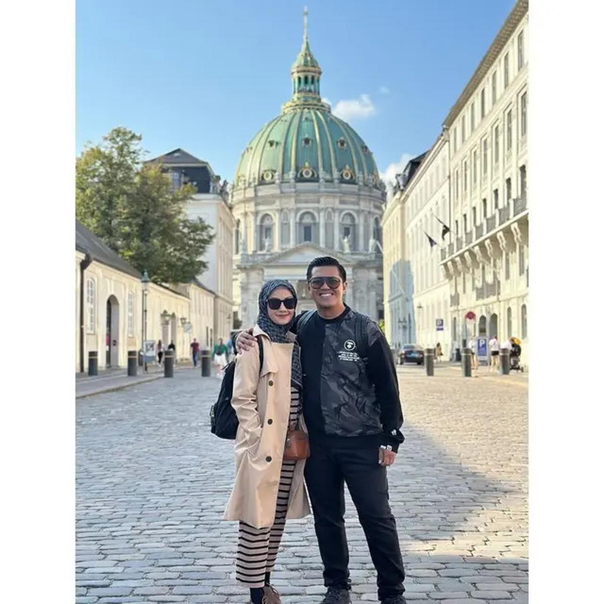 Potret Hendy Setiono Bareng Istri yang Sering ke Luar Negeri Bareng Keluarga