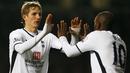 Roman Pavlyuchenko. Striker berusia 40 tahun yang kini memasuki musim ketiga bersama Znamya Noginsk, klub kasta ketiga Liga Rusia ini pernah 4 musim berseragam Tottenham Hotspur di Liga Inggris (2008/2009-2011/2012). Total tampil 78 laga dengan torehan 21 gol dan 8 assist. (AFP/Glyn Kirk)