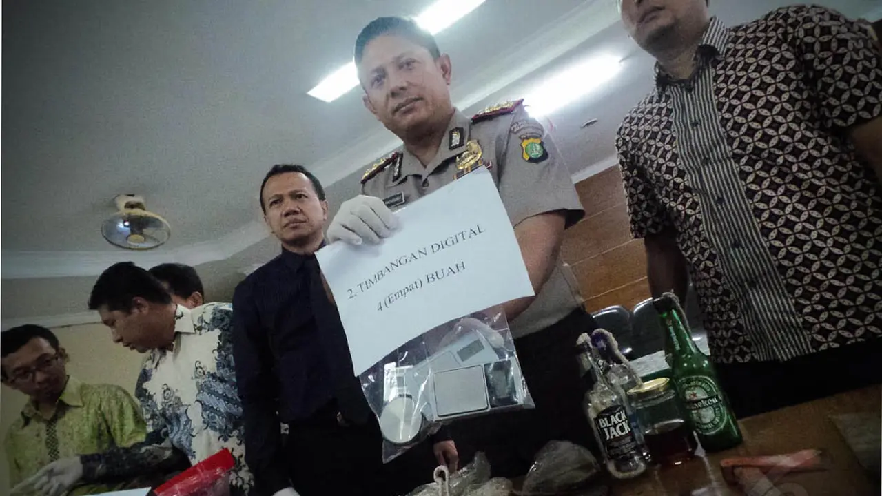 Ini Barang Bukti Hasil Penggerebekan di Kampus Unas