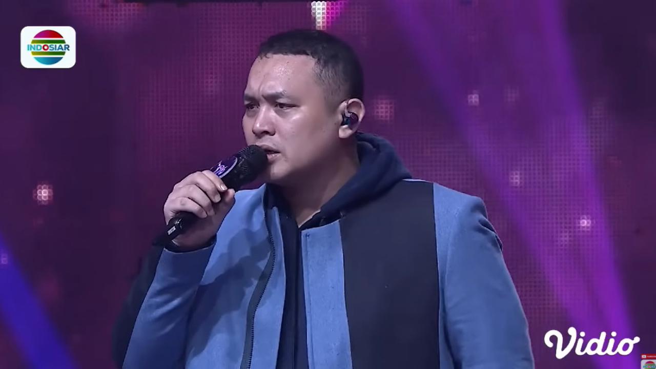 Gilang Dirga dibuat bingung dengan ucapan Aldi Taher. Namun komentar Aldi Taher bikin para juri lain tertawa.<br>