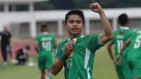 Pemain PSS Sleman, Irkham Mila melakukan selebrasi usai mencetak gol ke gawang Persiraja Banda Aceh dalam laga pekan kedua BRI Liga 1 2021/2022 di Stadion Madya, Jakarta, Sabtu (11/9/2021). PSS Sleman kalah 2-3. (Foto: Bola.Com/M. Iqbal Ichsan)