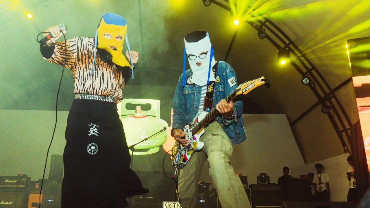 Profil Band Sukatani, Duo Dance-Punk Purbalingga yang Viral Akibat Lagu 'Bayar Bayar Bayar