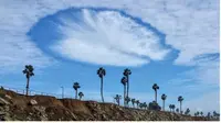 Awan Super Aneh Berbentuk Kapal UFO Terlihat di Langit California (videograb)