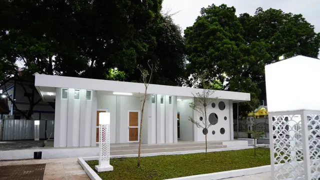 Sejumlah fasilitas pendukung kawasan ALun-alun Garut, nampak asri setelah progres pembangunan revitalisasi Alun-alun Garut berlangsung sukses.