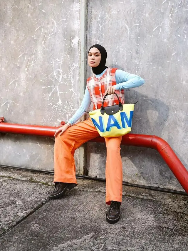 8 Inspirasi Model Baju Wanita Terkini dengan Warna Cerah yang Diprediksi Jadi Tren 2022