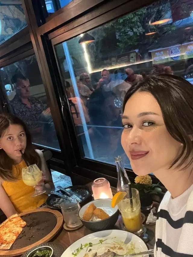 Pesona Sarah Deana, Anak Perempuan Nana Mirdad yang Makin Cantik Beranjak Remaja