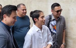 Disjoki Giovanni Surya Saputra alias DJ Panda memenuhi panggilan penyidik Polda Metro Jaya. (Foto: Liputan6.com/Ady Nugrahadi).