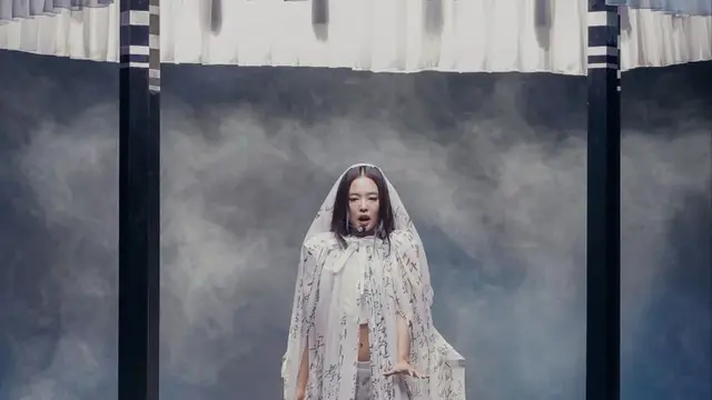 Tebar Pesona Depan Mantan, Jennie BLACKPINK Tampil Powerful dengan Busana Bernuansa Sejarah Korea di MMA 2025