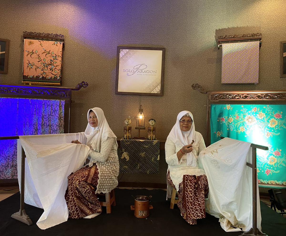 tamu hotel nyanting di hari batik