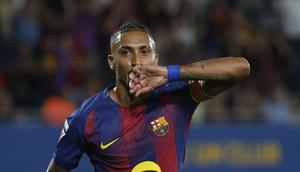 Selebrasi gol Raphinha pada laga Barcelona vs Valencia di pekan ke-4 La Liga musim 2025/2026 -&nbsp;AP Photo/Joan Monfort