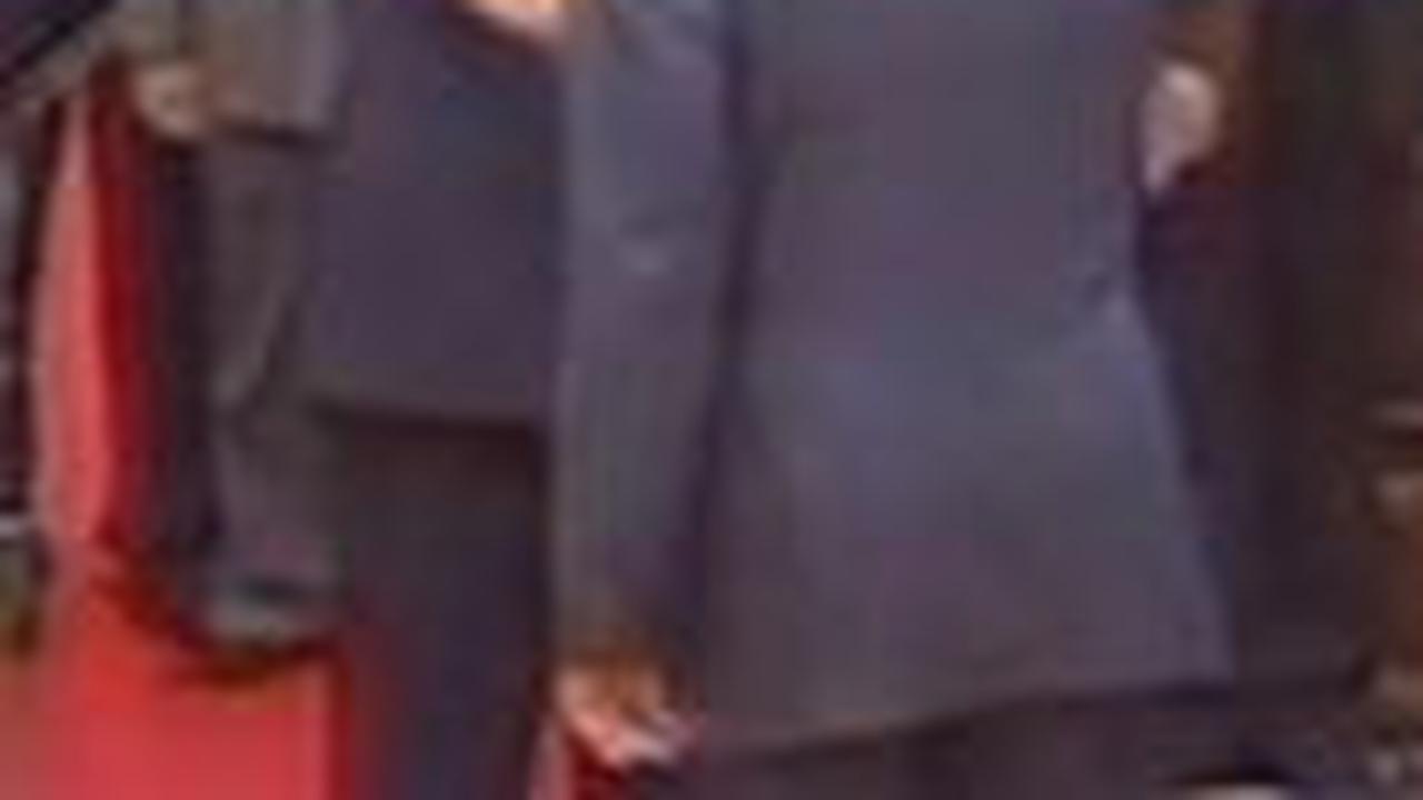 Harmoko menyerukan agar Soeharto segera mengundurkan diri dari jabatannya.