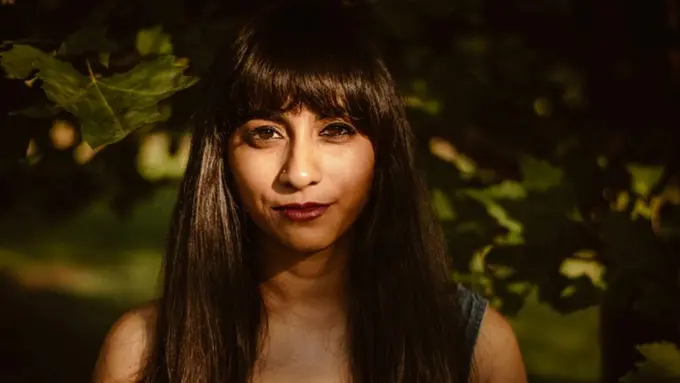 Minyak Bunga Matahari, Bahan Perawatan Rambut yang Dipakai Perempuan India dan Persia