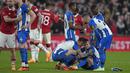 Reaksi kecewa pemain Brighton setelah timnya kalah dari Manchester United pada laga semifinal Piala FA 2022/2023 di Stadion Wembley, London, Minggu (23/04/2023). Laga dimenangkan oleh MU dengan skor 7-6 melalui babak adu penalti. (AP Photo/Alastair Grant)
