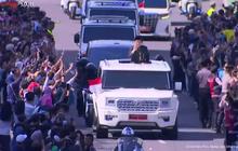 Lambaian Tangan Terakhir Jokowi ke Masyarakat dari Mobil Maung Garuda yang Mengiringi ke Bandara Halim