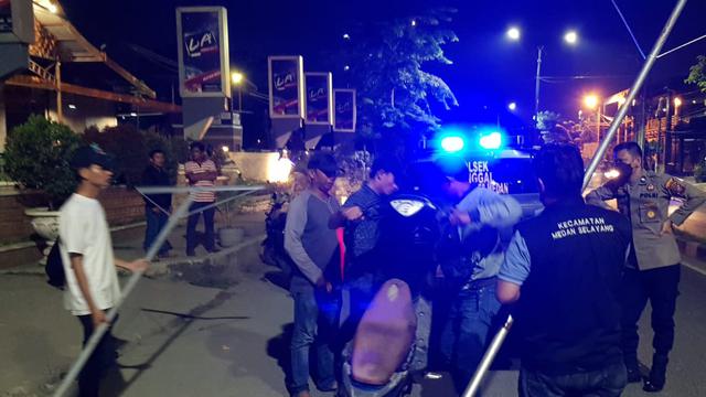 Warga tangkap pencuri plang reklame