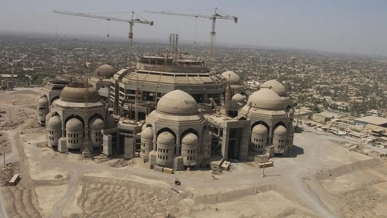 Megahnya Masjid Sisa Peninggalan Kejayaan Saddam Hussein