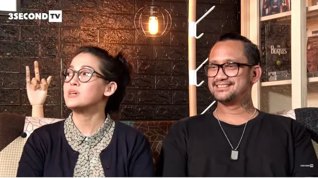 Tora Sudiro - Mieke Amalia (Foto: YouTube)