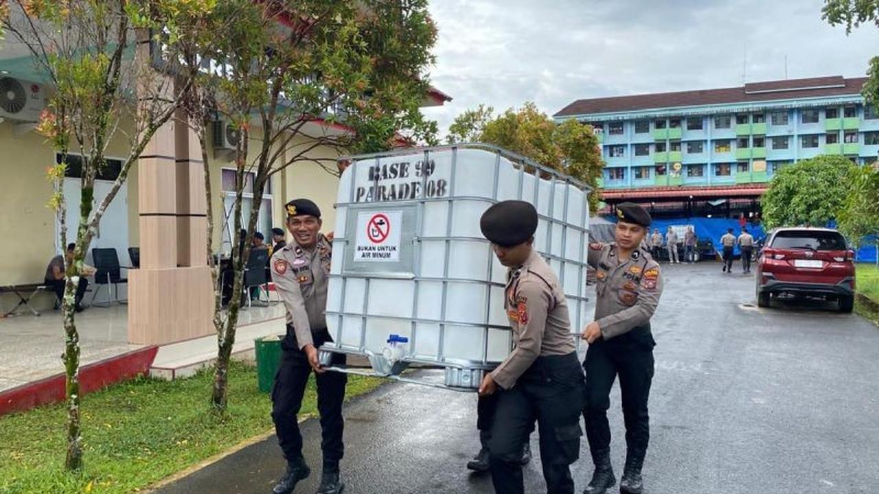 Polres Tapanuli Tengah Salurkan Bantuan Air Bersih, Atasi Krisis Pasca-Bencana