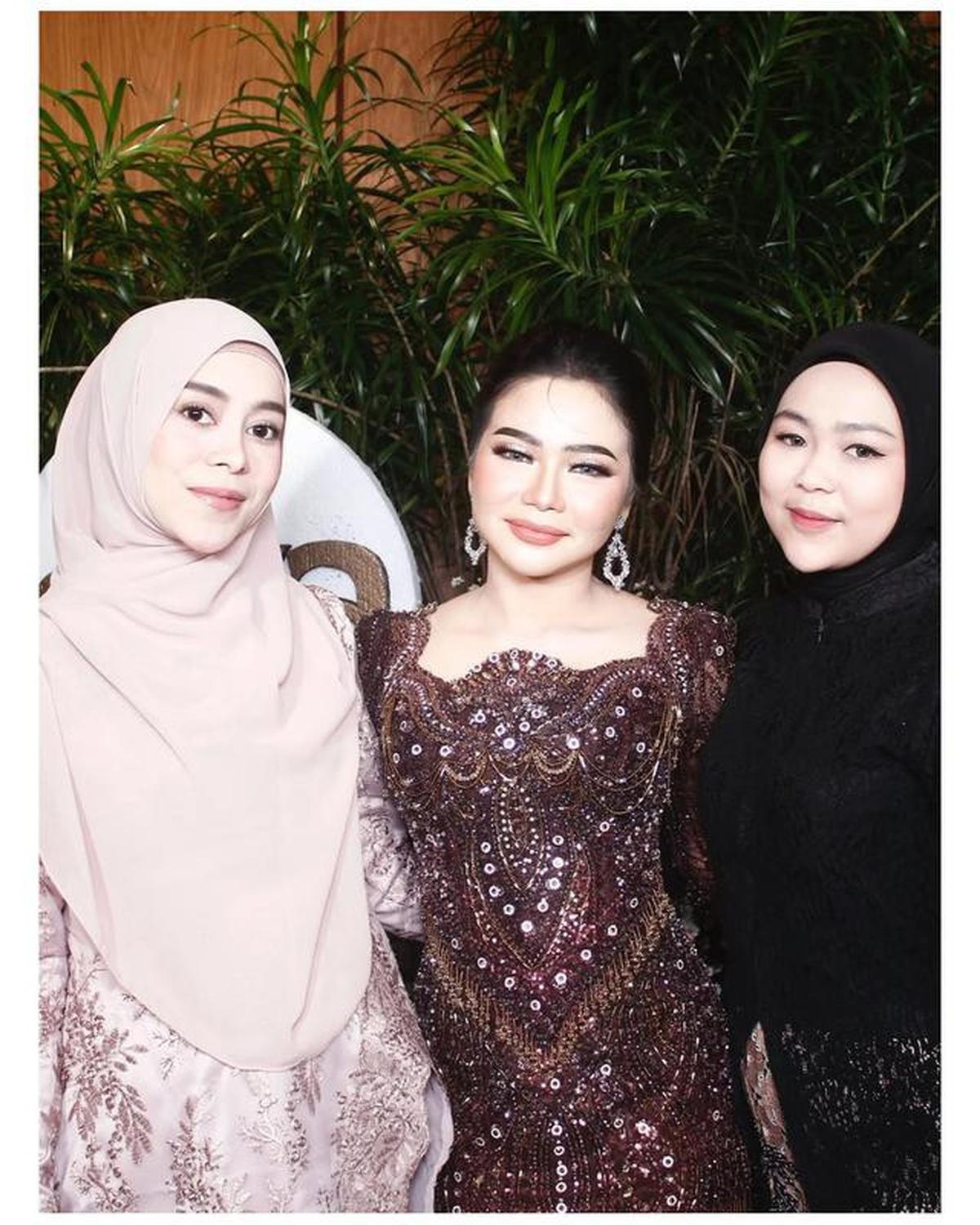 6 Potret Lesti Kejora di Pertunangan Rara LIDA, Menawan Kenakan Kebaya Pastel