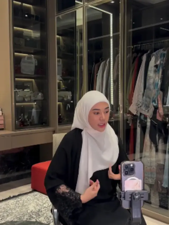 Walk in Closet Clara Shinta