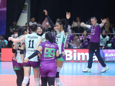 Juara bertahan Jakarta Pertamina Enduro (JPE) semakin kukuh sebagai pimpinan klasemen setelah sukses mengalahkan Jakarta Popsivo Polwan. (Dok. PBVSI)