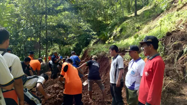 Banyumas dan Banjarnegara Dikepung Longsor