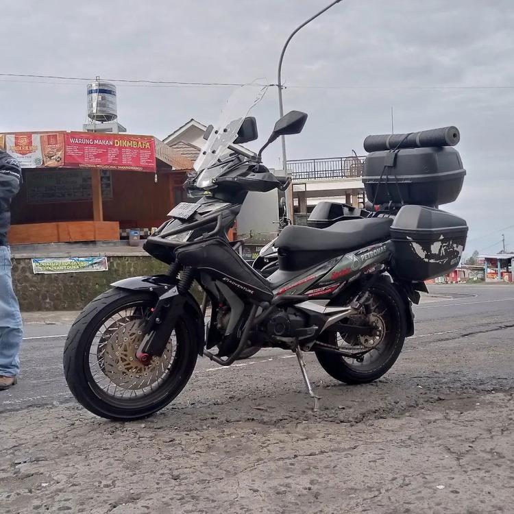 Supra x 125 adventure top