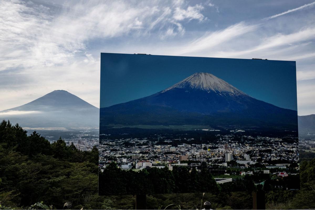 Puncak Gunung Fuji Tak Bersalju untuk Pertama Kali Sejak 130 Tahun
