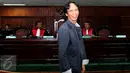 Komedian Mandra usai menjalani sidang perdana beragenda pembacaan dakwaan di Pengadilan Tipikor, Jakarta, Kamis (20/8/2015). Mandra terjerat kasus korupsi pengadaan program siap siar TVRI pada 2012 bernilai Rp 47,8 miliar. (Liputan6.com/Yoppy Renato)
