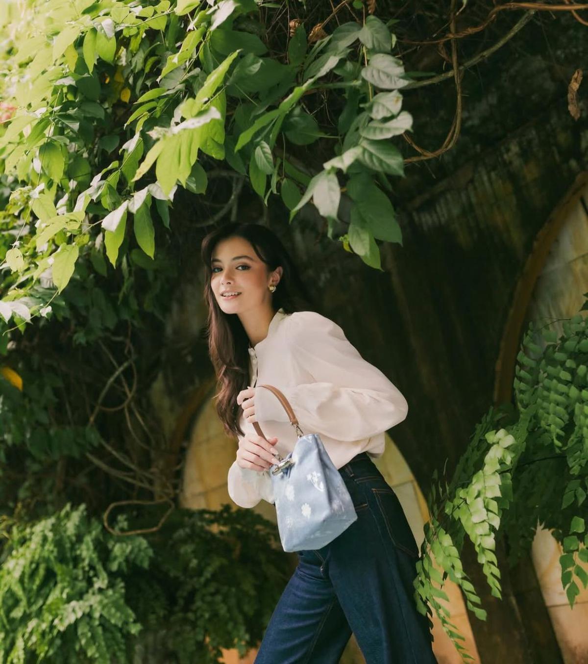 4 Potret Terbaru Amanda Rawles dengan Body Ramping, Dapat Pujian Cantik dari Netizen