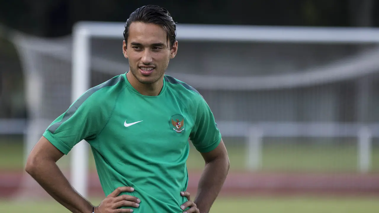 Ezra Walian