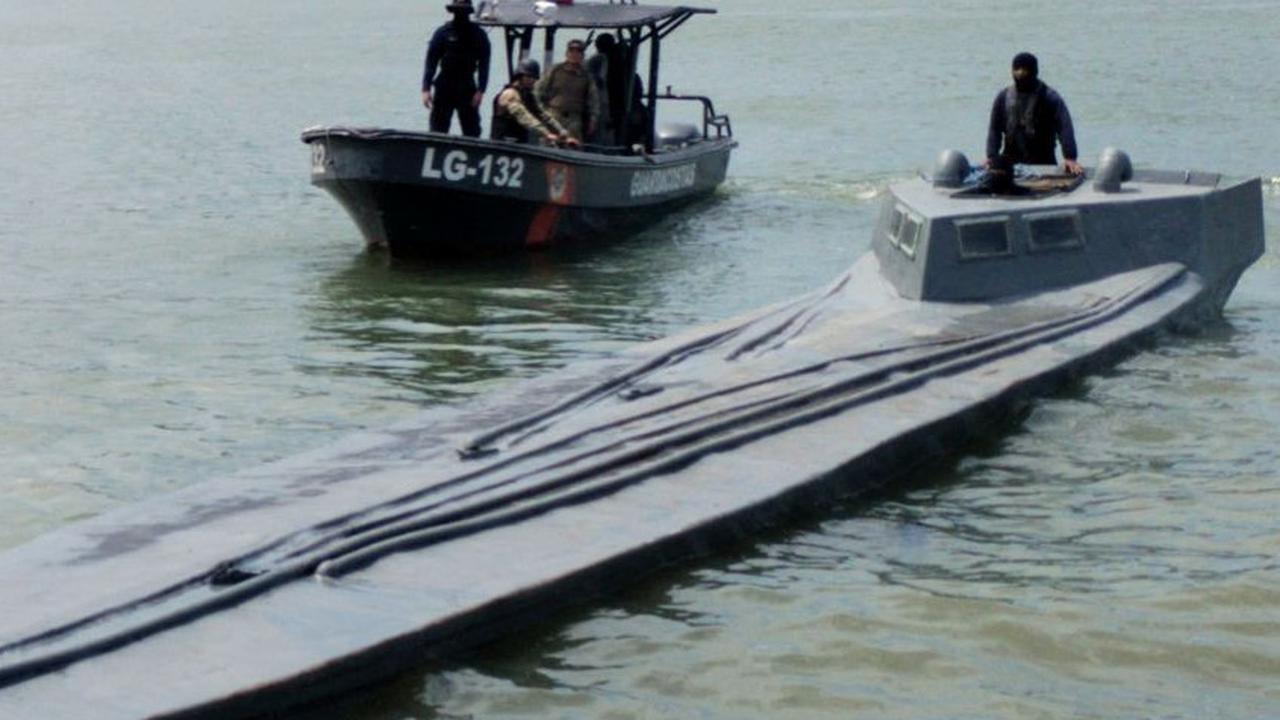 Kabarnya kapal semi selam ini memiliki panjang kurang lebih sekitar 20 meter dan dilengkapi dengan teknologi menghindari deteksi radar. <br>( Angkatan Bersenjata Ekuador / Handout via REUTERS )<br>