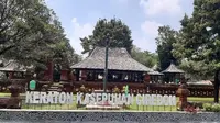 Keraton Kasepuhan Cirebon tidak membatasi jumlah pengunjung ditengah suasana new normal covid-19. Foto (Liputan6.com / Panji Prayitno)
