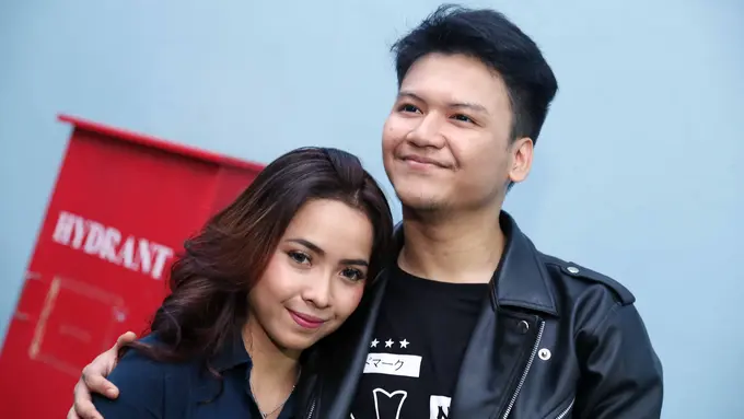 [Bintang] Ilham SMASH dan Nadine Syahria