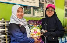 Program MARKISSA SDN Syamsudin Noor: Inovasi Konversi Sampah Plastik Jadi Sedekah Beras untuk Siswa Kurang Mampu