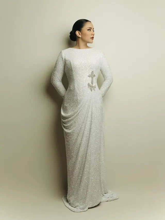 Angel Pieters Ikuti Misa Akbar Paus Fransiskus di Stadion GBK