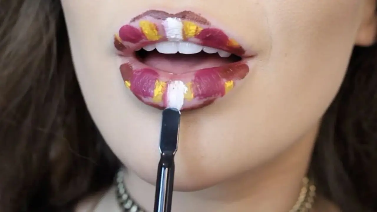 Bagaimana Jadinya Kalau 4 Warna Ini Lipstik Menyatu?
