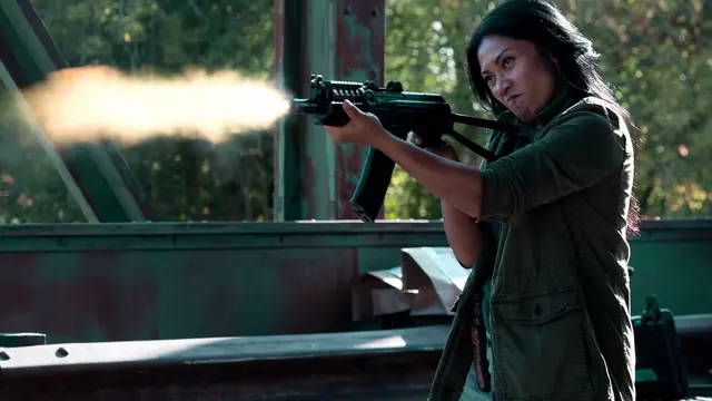 Anggun Ungkap Cerita di Balik Karambit Bersarung Batik dalam Serial Reacher Season 4