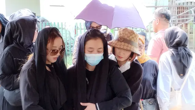 Vega Darwanti Ungkap Detik Terakhir Ibunda Berpulang, Ceritakan Momen Pamit yang Mengharukan