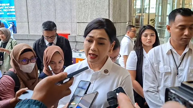 Pejabat Sementara (Pjs) Ketua Dewan Komisioner OJK, Friderica Widyasari Dewi di Kantor Bank Indonesia, Jakarta, Senin (23/2/2026). (Liputan6.com/Arief)