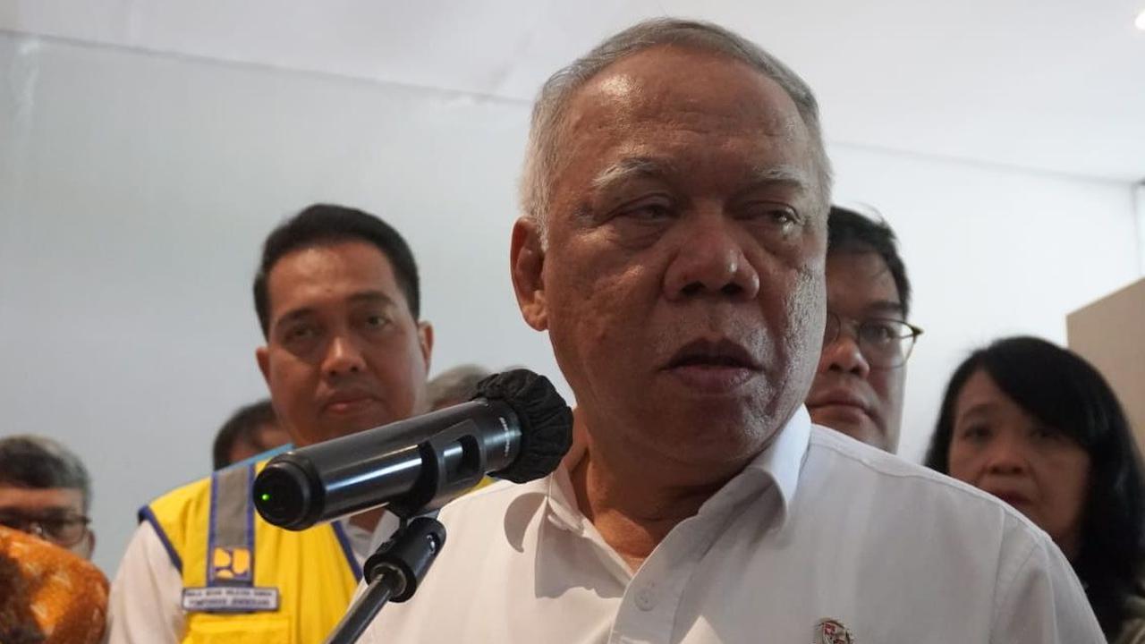 "Itukan (stadion) aset Pemda, sehingga kita menunggu pengajuan dari daerah, termasuk nanti Pak (Pj) Gubernur (DKI Jakarta)," ujar Menteri Basuki usai menghadiri Kongres Arsitektur ASEAN di Hotel Gammara Makassar, Kamis (27/7).
