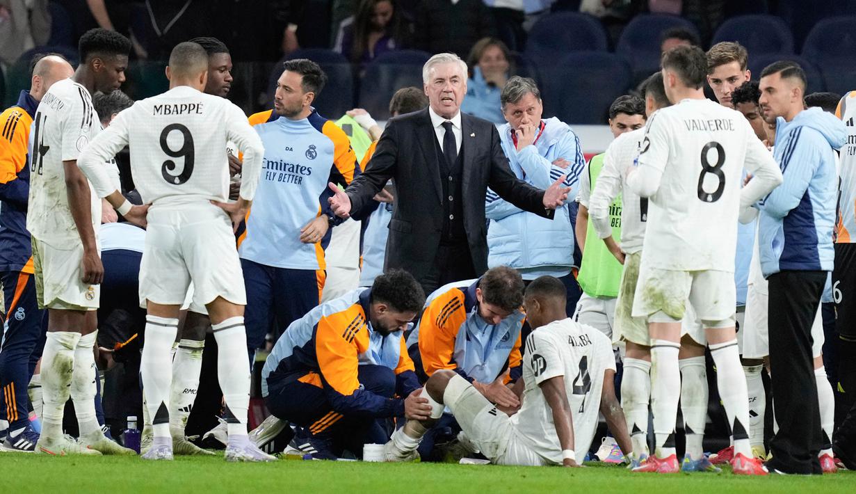 Di partai final nanti Real Madrid akan menunggu pemenang Atletico Madrid vs Barcelona, yang akan dimainkan pada Kamis (3/4) dini hari WIB. Agregat kedua tim sementara 4-4. (AP Photo/Bernat Armangue)