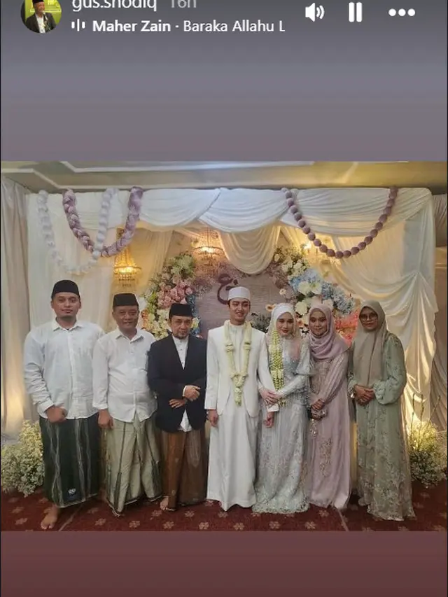 6 Potret Pernikahan Gus Azmi dan Khansa Mariska