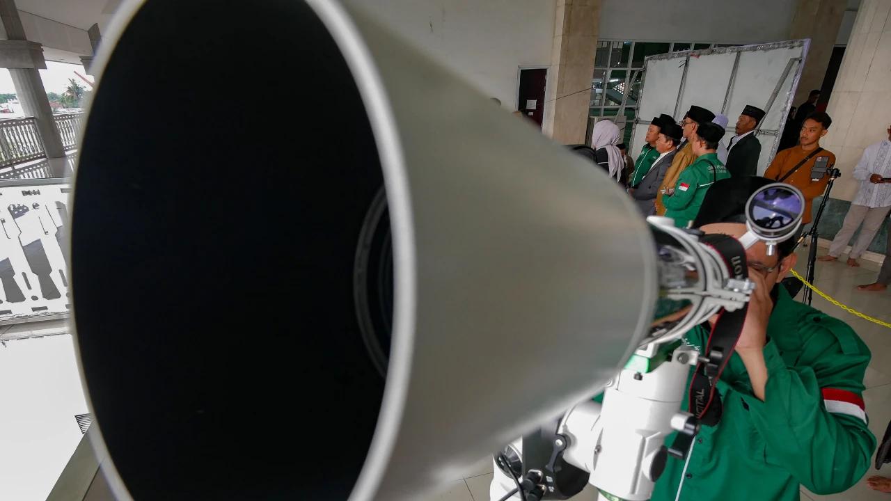 FOTO: Hilal Belum Terlihat di Langit Jakarta Saat Rukyatul Hilal Awal Ramadhan 1447 H