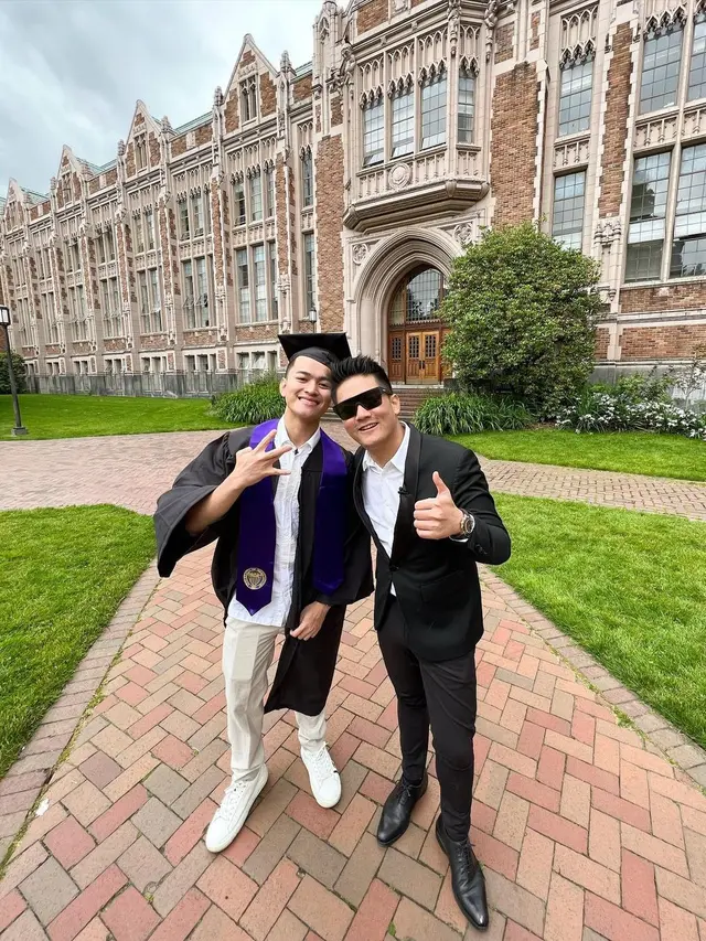 6 Momen Wisuda Mario Hartanto Adik Boy William, Lulus dari University of Washington