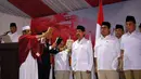 Sejumlah pengurus pusat Gerindra mengucapkan sumpah saat acara pelantikan pengurus pusat Partai Gerindra di kantor DPP Partai Gerindra, Jakarta, Rabu (8/4/2015). (Liputan6.com/Yoppy Renato)